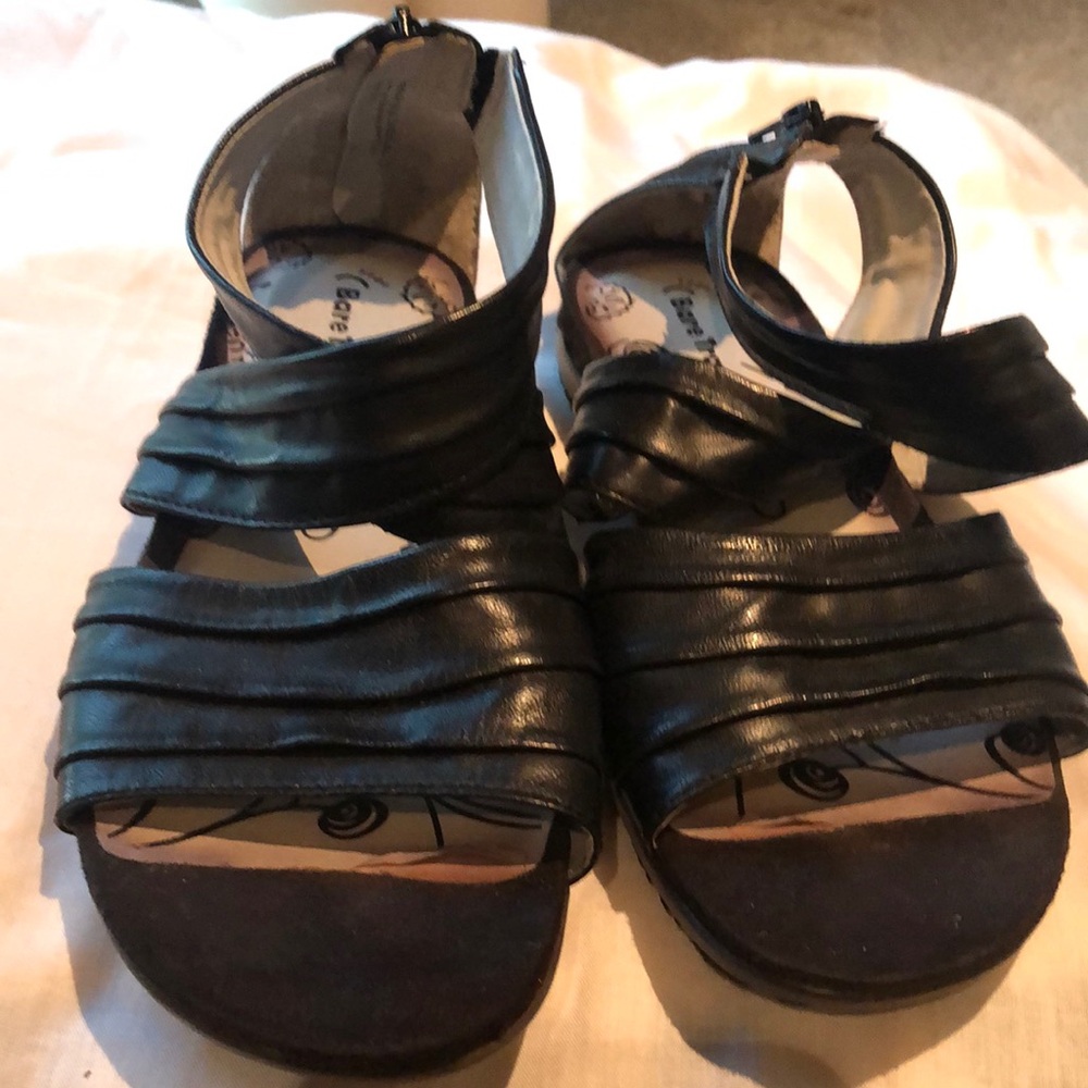 BareTraps Black Leather Sandals